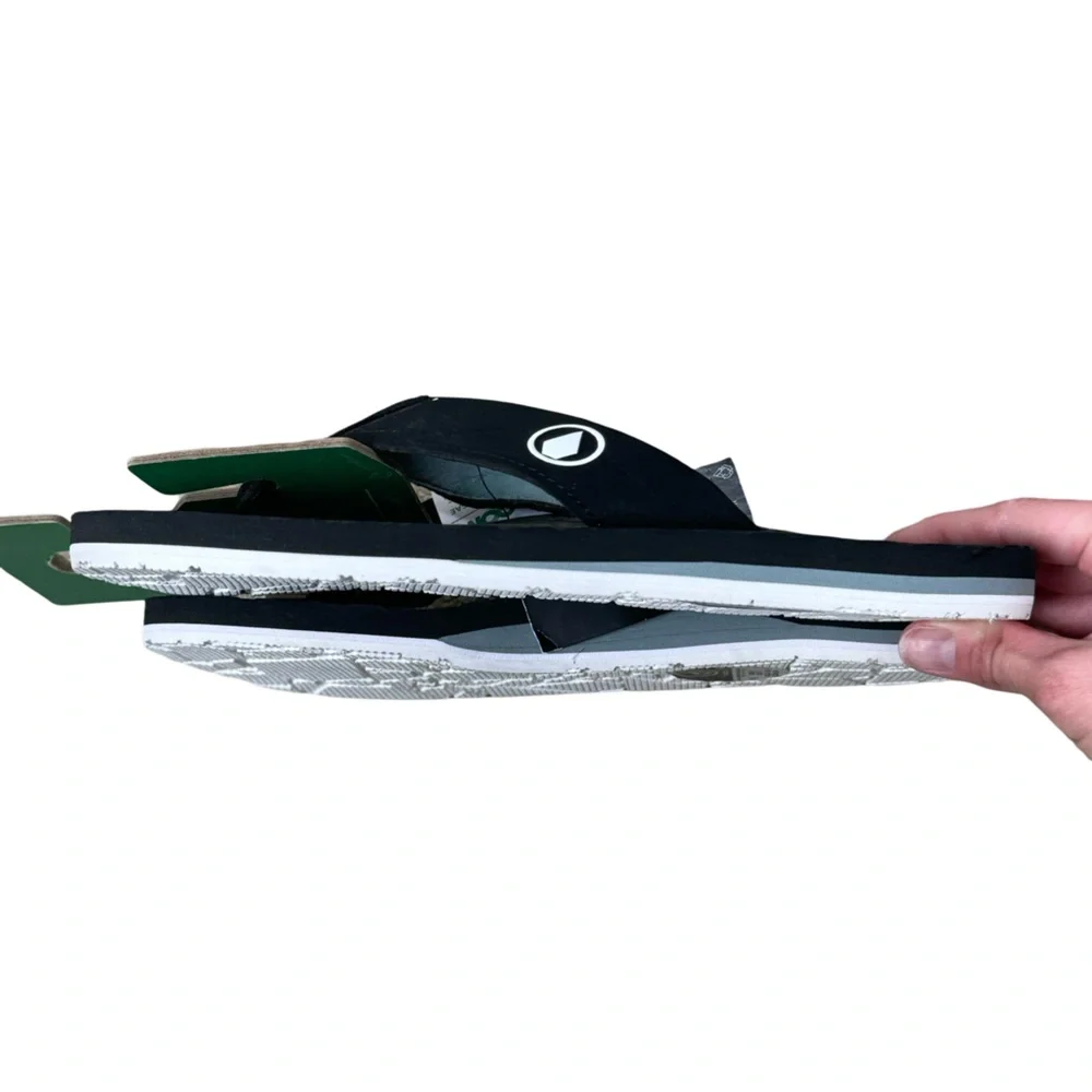 Volcom Black Eco Recliner 2 Flip Flops Mens Size 6